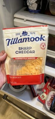 Sharp Cheddar Farmstyle Shreds